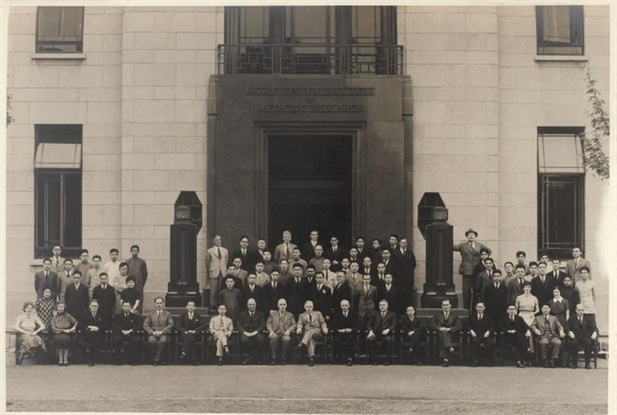 圖為1935年5月，雷士德醫(yī)學(xué)研究院全體成員合影.jpg