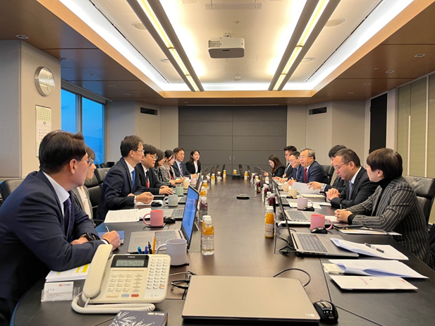 2023年12月19日至21日，劉敬楨一行與韓美藥品社長(zhǎng)林珠賢、CEO樸宰賢等進(jìn)行座談交流.jpg