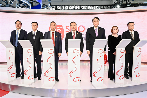 2023年11月28日，國(guó)藥集團(tuán)和GE醫(yī)療在首屆中國(guó)國(guó)際供應(yīng)鏈促進(jìn)博覽會(huì)上聯(lián)合啟動(dòng)國(guó)藥影像品牌發(fā)布儀式，國(guó)藥器械和GE醫(yī)療合作打造的國(guó)有控股高端醫(yī)療影像設(shè)備研發(fā)制造品牌“國(guó)藥影像SINO IMAGING”隆重發(fā)布?！皣?guó)藥影像”品牌的發(fā)布是國(guó)藥集團(tuán)認(rèn)真貫徹落實(shí)黨中央指示精神，推動(dòng)高水平對(duì)外開放，實(shí)現(xiàn)高水平科技自立自強(qiáng)，構(gòu)建新發(fā)展格局的重要體現(xiàn)。中國(guó)國(guó)際貿(mào)易促進(jìn)委員會(huì)會(huì)長(zhǎng)任鴻斌，國(guó)藥集團(tuán)黨委.jpg